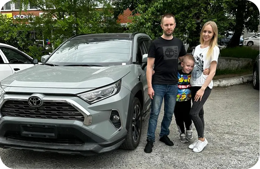 Клиент с автомобилем Toyota RAV4 2019